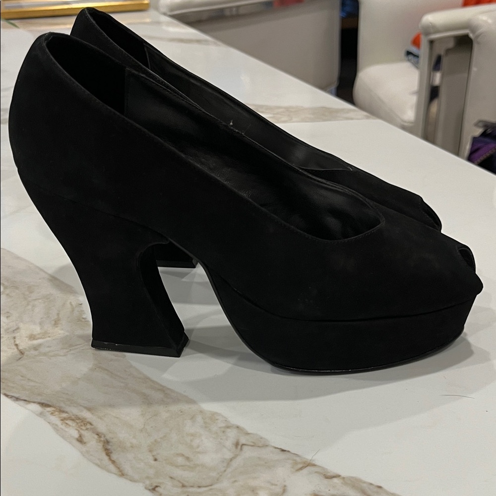 Steve Madden  Black Suede preep toe sculpted block heel platform shoe